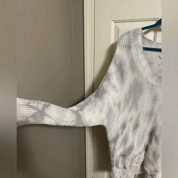 Aerie Gray and White Women's Sweater - Picture 2 of 4